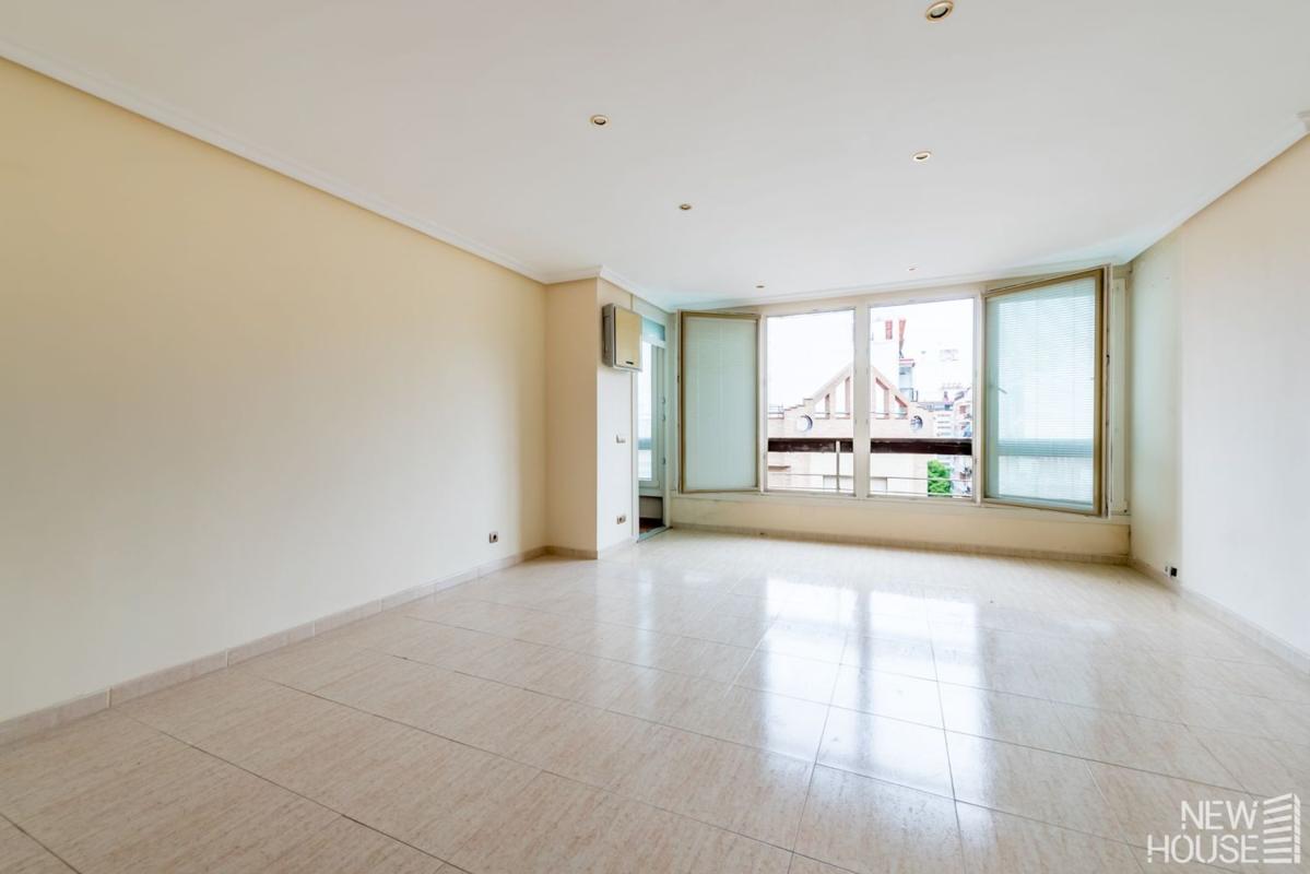 Продажа квартиры на Piso en Calle Pintor Aparicio, Ensanche-Diputación, Alicante / Alacant, Аликанте / Алакант
photo 3