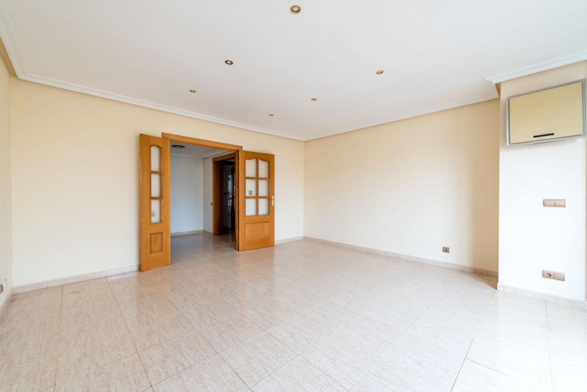 Продажа квартиры на Piso en Calle Pintor Aparicio, Ensanche-Diputación, Alicante / Alacant, Аликанте / Алакант
photo 4