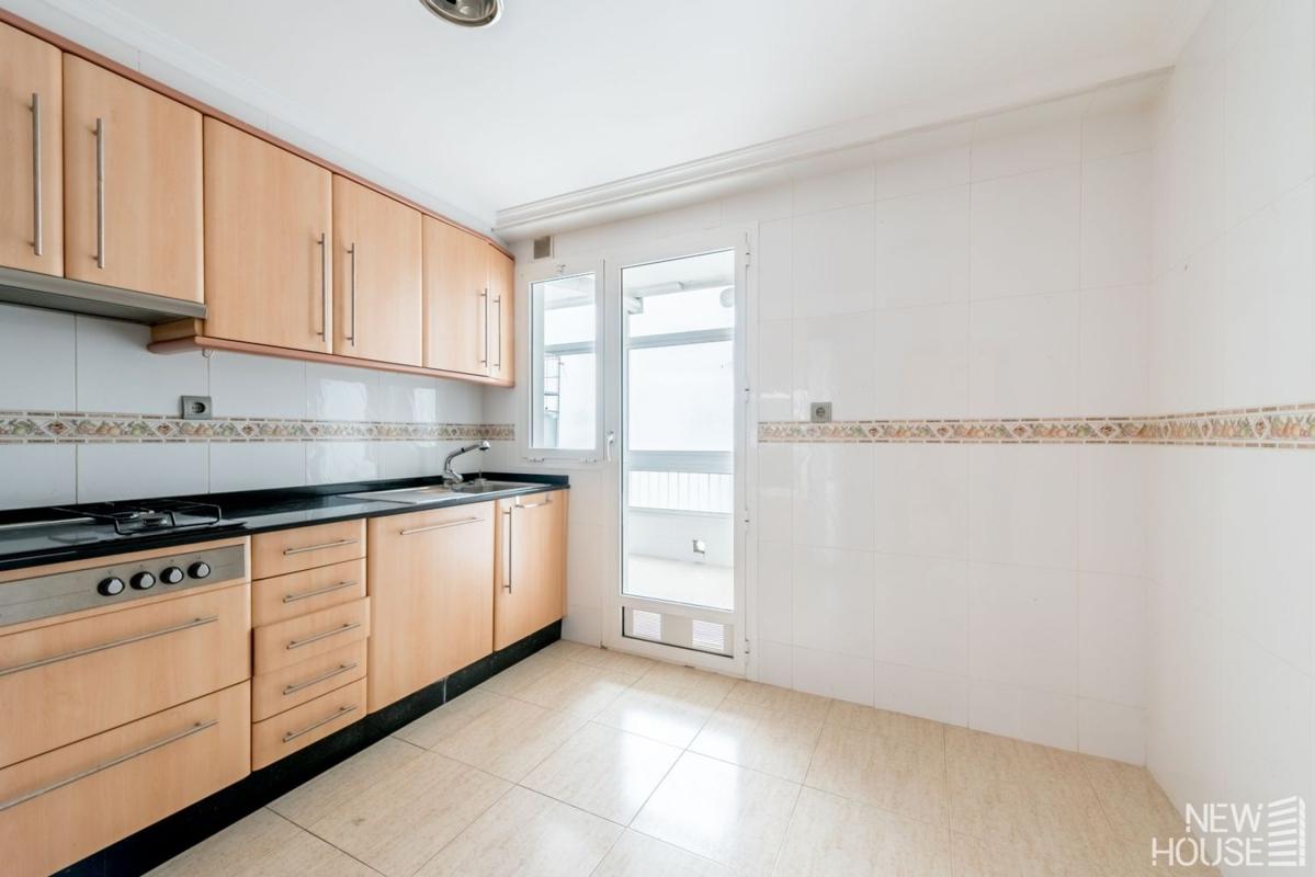 Продажа квартиры на Piso en Calle Pintor Aparicio, Ensanche-Diputación, Alicante / Alacant, Аликанте / Алакант
photo 5