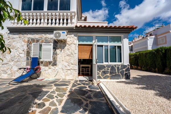 Independent chalet for sale in Casa o chalet en Los Balcones - Los Altos del Edén, Torrevieja, Torrevieja
photo 1