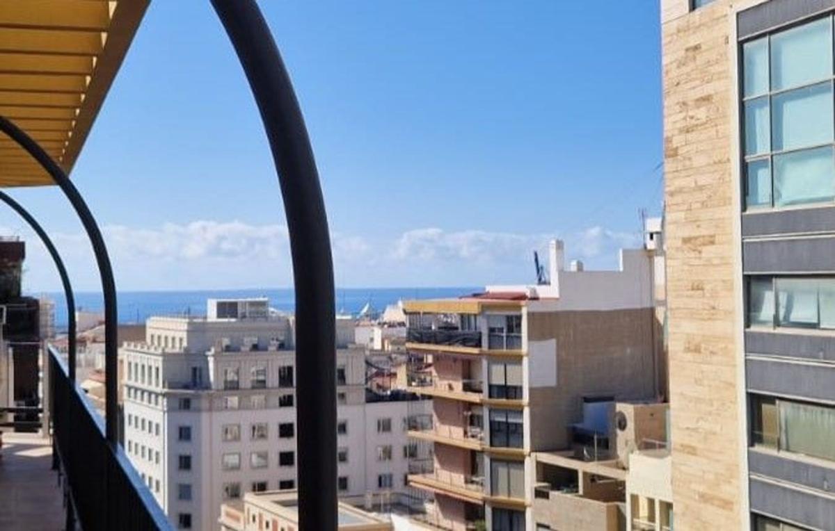 Venta de ático en centro , Alicante / Alacant photo 3