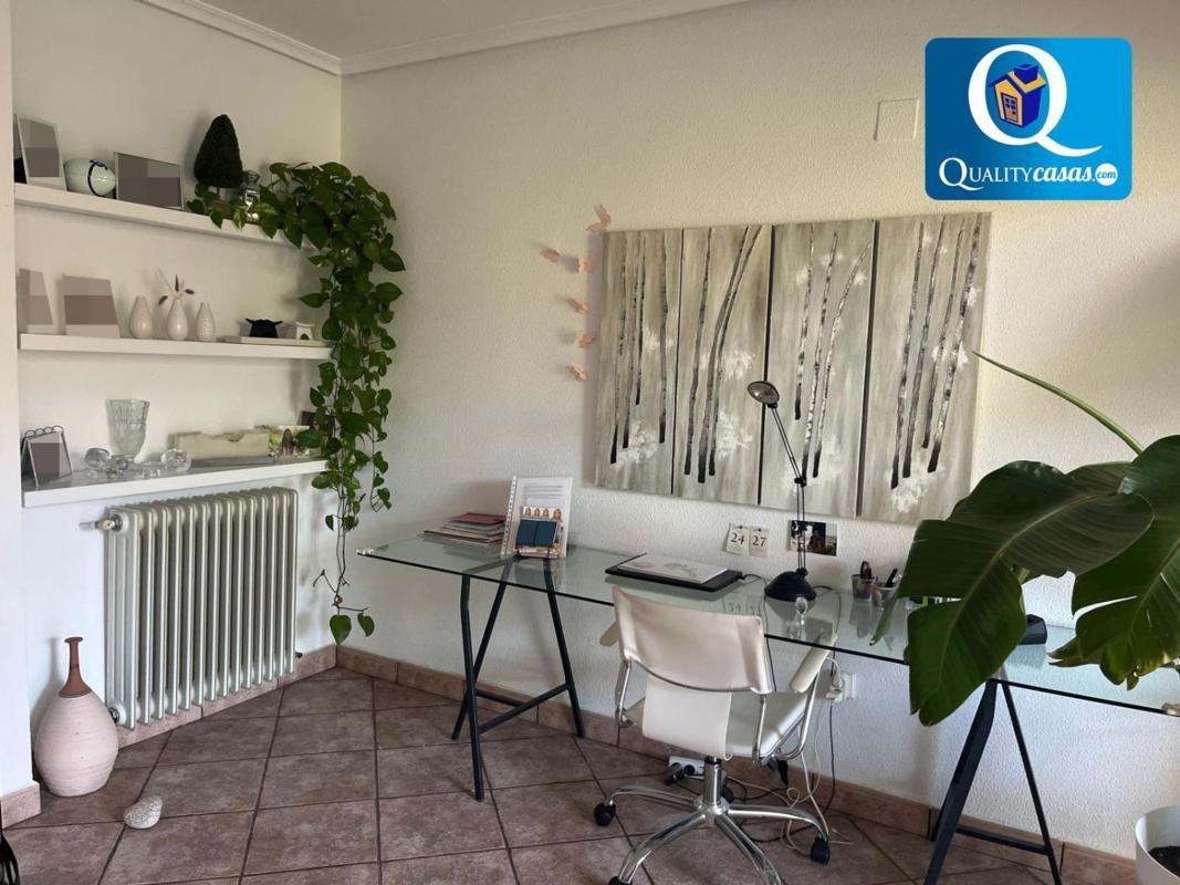 Sale of independent chalet in Casa o chalet en Petrer, Petrer
photo 5