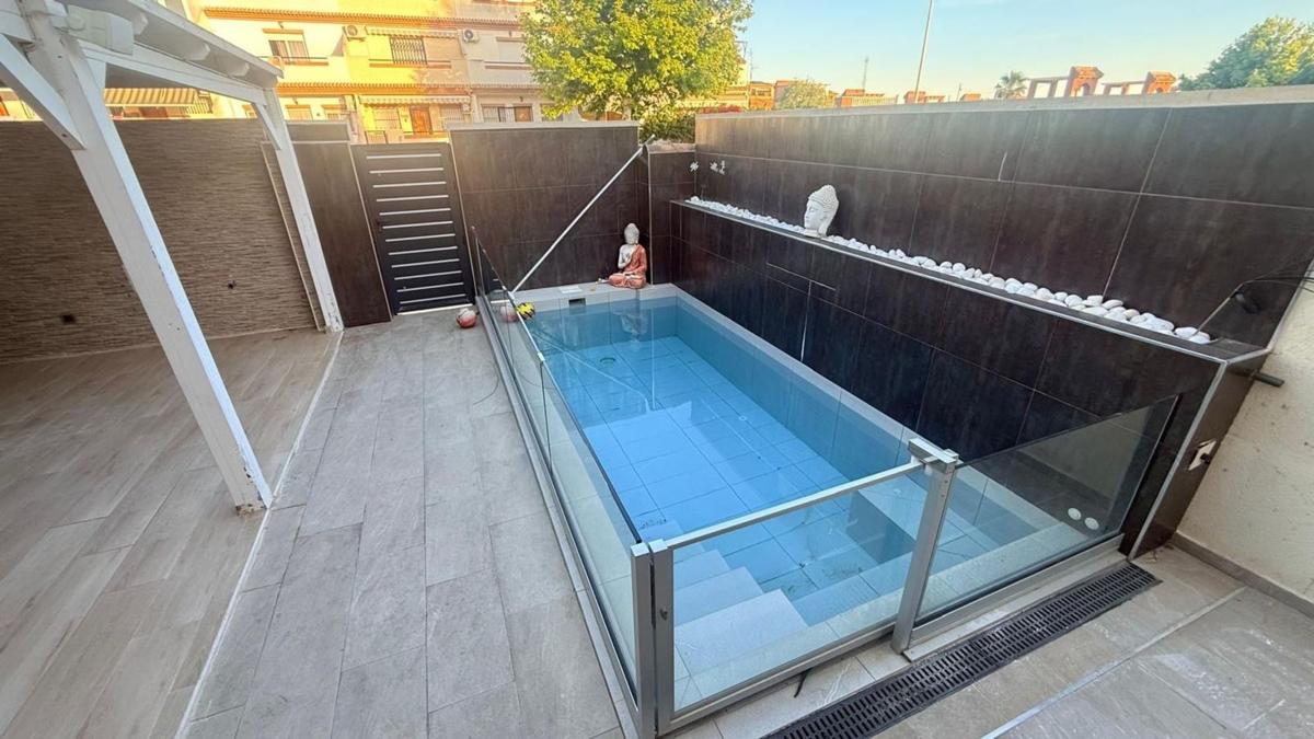 Sprzedaż niezależnego domku jednorodzinnego w  Nowa Torrevieja - Aguas Nuevas , Torrevieja photo 2
