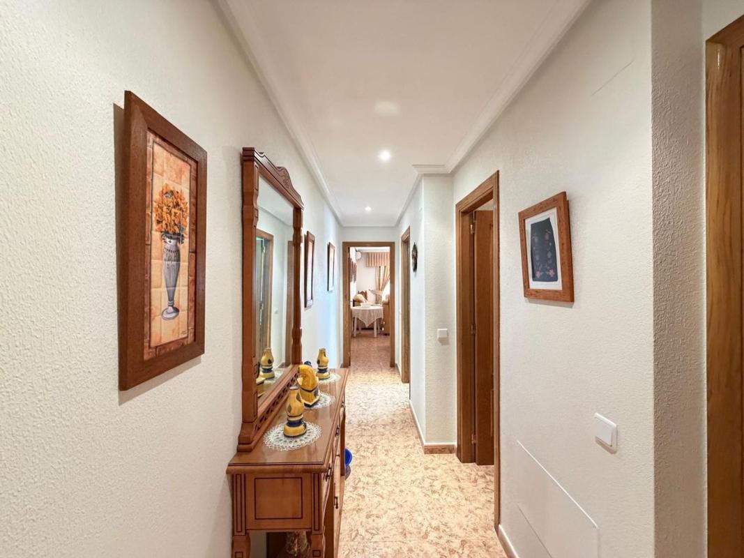 Venta de piso en Piso en Calle Ramón Gallud, Playa del Cura, Torrevieja, Torrevieja
 photo 4