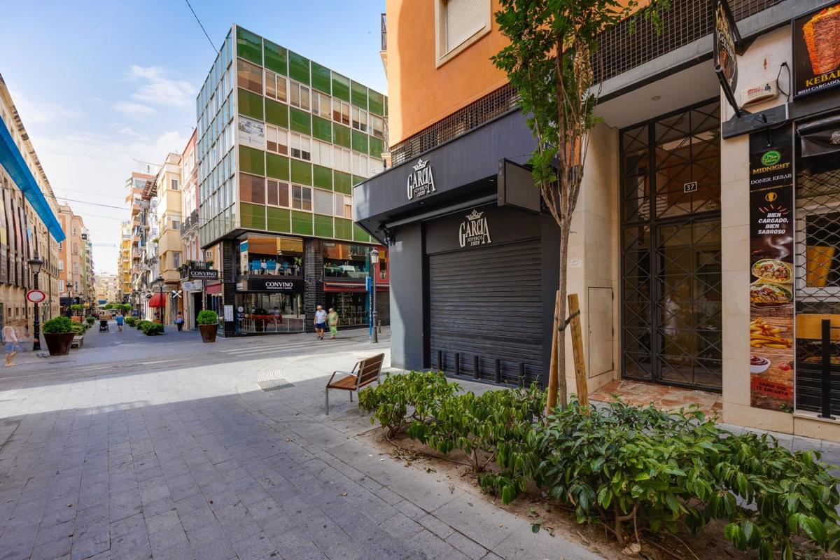 Venta de piso en centro, Alicante / Alacant
 photo 2