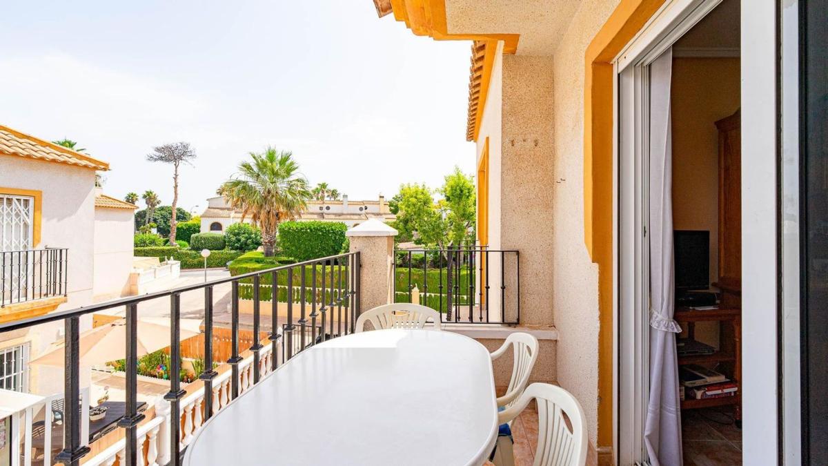 Sale of independent chalet in New Torrevieja - Aguas Nuevas, Torrevieja
photo 4