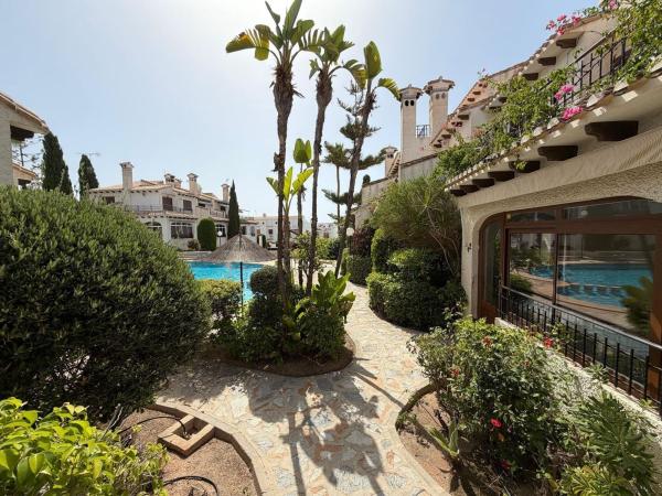 Chalet adosado en Calle el Poniente, 5, Ensanche-Diputación, Alicante / Alacant photo 2
