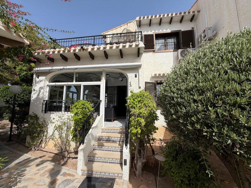 Sprzedaż szeregowego domku w  Chalet adosado en Calle el Poniente, 5, Ensanche-Diputación, Alicante / Alacant , Alicante / Alacant photo 5