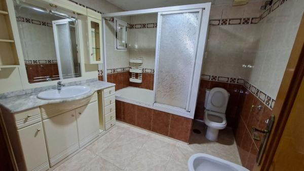 Terraced house for sale at  Chalet adosado en Zona Sierra Helada, Benidorm , Benidorm photo 4