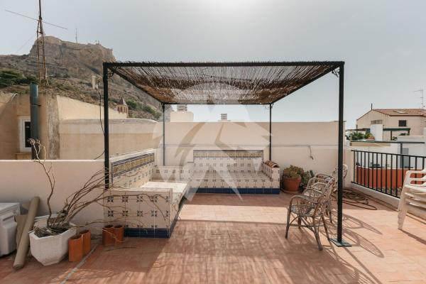 Mieszkanie na sprzedaż w Piso en Calle Argensola, Casco Histórico-Santa Cruz, Alicante / Alacant, Alicante / Alacant photo 1