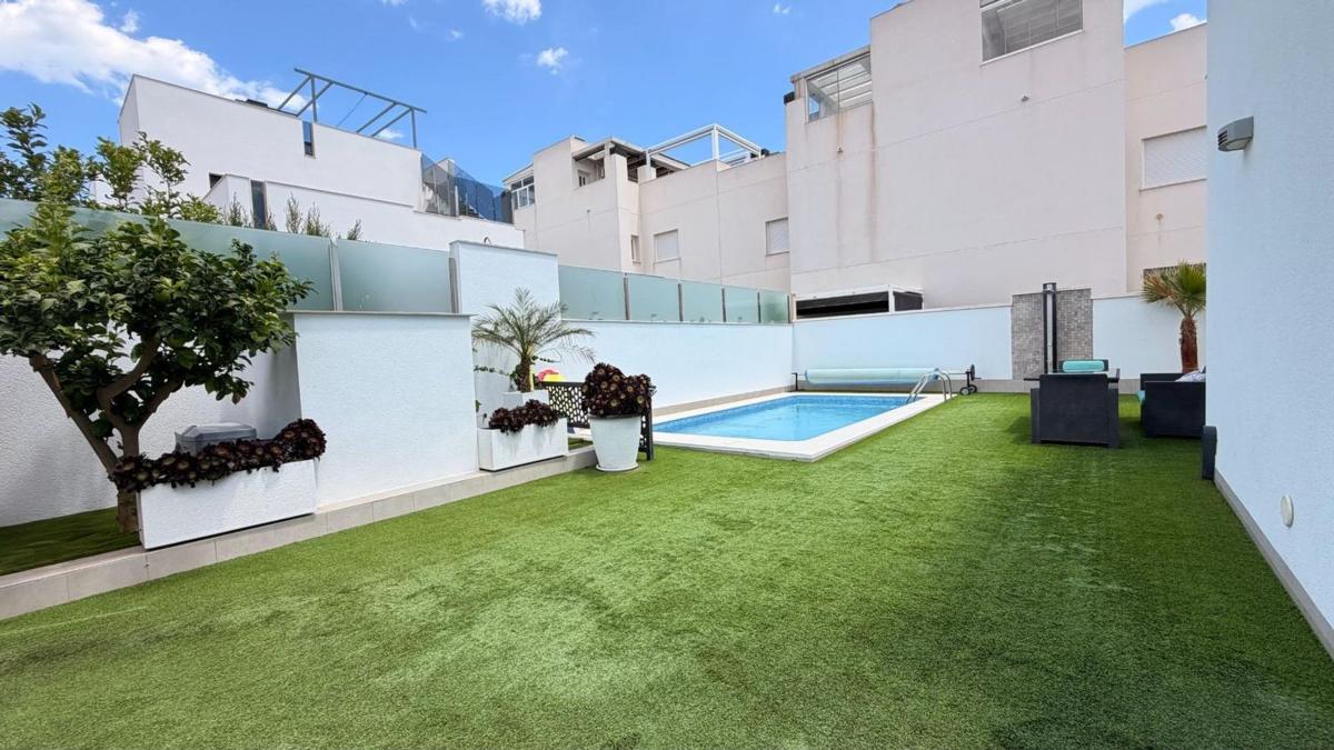 Venta de chalet independiente en Nueva Torrevieja - Aguas Nuevas, Torrevieja
photo 4