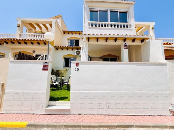 Chalet independiente en venta en Casa o chalet en Los Balcones - Los Altos del Edén, Torrevieja, Torrevieja photo 1