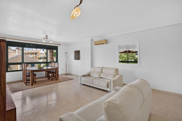 Квартира на продажу на  Piso en Lomas de Campoamor, Orihuela, Ориуэла photo 4