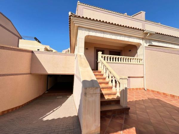Independent chalet for sale in Casa o chalet independiente en Urbanización los Altos, Los Balcones - Los Altos del Edén, Torrevieja, Torrevieja
thumbnail 2