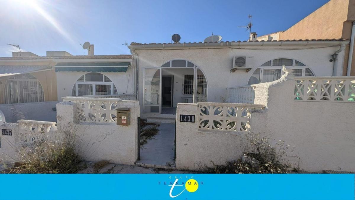 Продажа отдельного шале в  Casa o chalet independiente en Avenida Adradas, 12, La Siesta - El Salado - Torreta, Torrevieja, Торревьеха photo 4