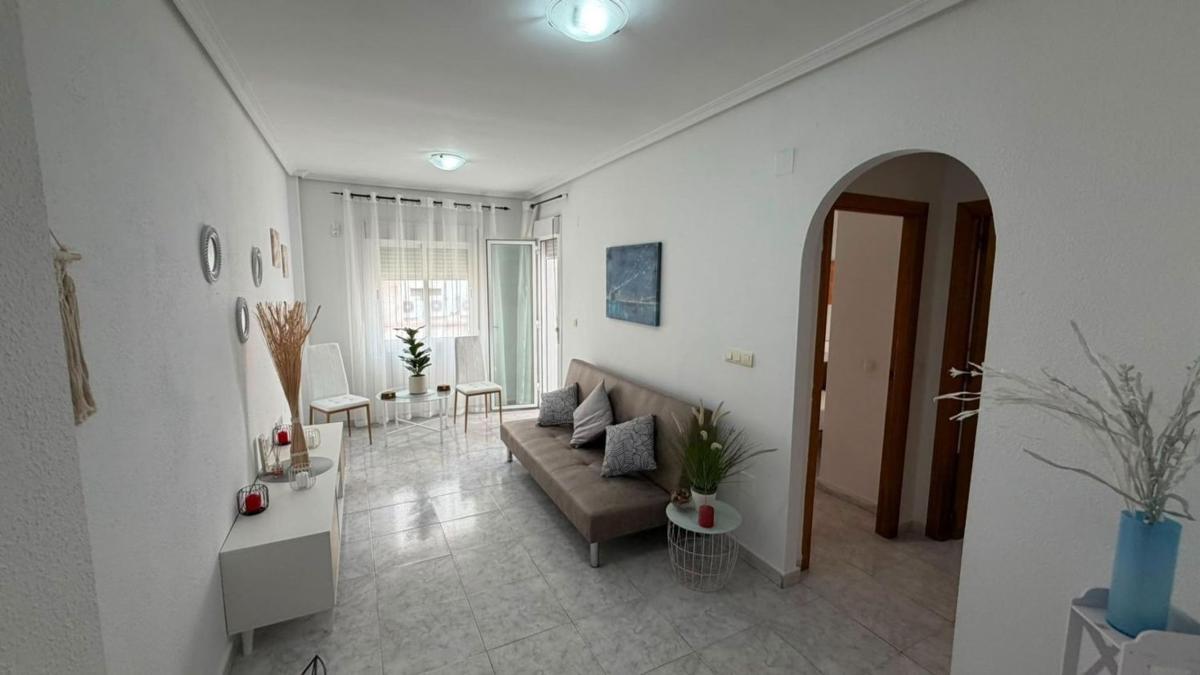 Sale of apartment in Piso en Calle San Pascual, 105, Centro - Muelle Pesquero, Torrevieja, Torrevieja
 photo 3