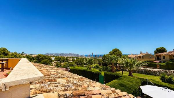 Terraced house for sale at Bahía Golf , Finestrat thumbnail 2