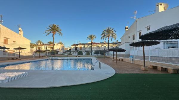 Casa o chalet independiente en Calle Río Ebro, Panorama-Sierramar, Gran Alacant photo 1