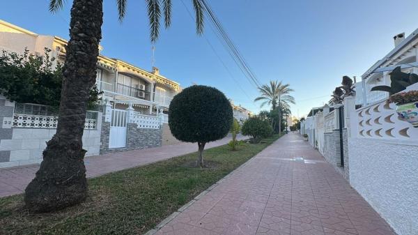 Casa o chalet independiente en Calle Río Ebro, Panorama-Sierramar, Gran Alacant photo 4