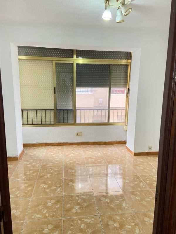 Продажа квартиры на Кампоамор-Каролины-Альтозано, Аликанте / Алакант
 photo 5