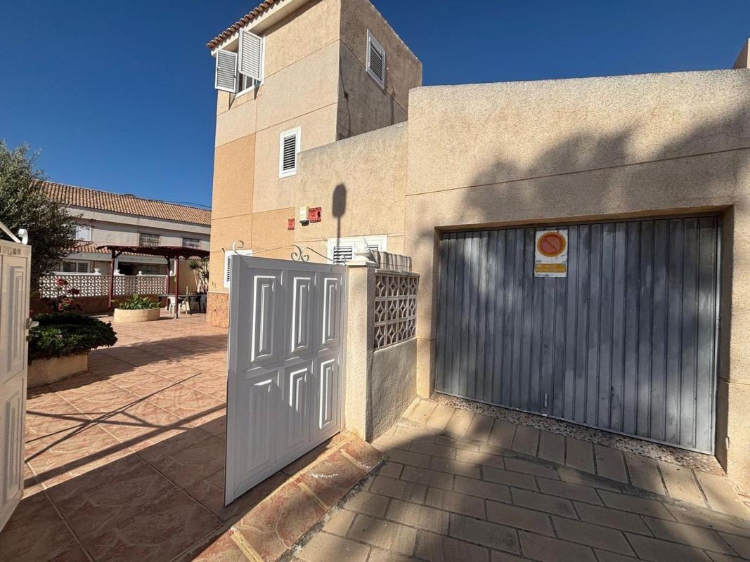 Venta de chalet independiente en Chalet pareado en Altozano, Alicante / Alacant, Alicante / Alacant
photo 2