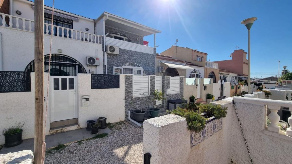 Venta de chalet adosado en Chalet adosado en Calle Liszt s/n, La Siesta - El Salado - Torreta, Torrevieja , Torrevieja photo 5