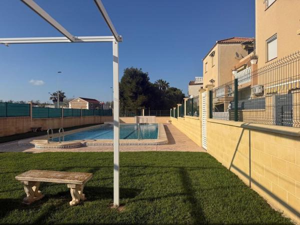 Chalet adosado en Avenida Torreblanca, Torreblanca, Torrevieja photo 1