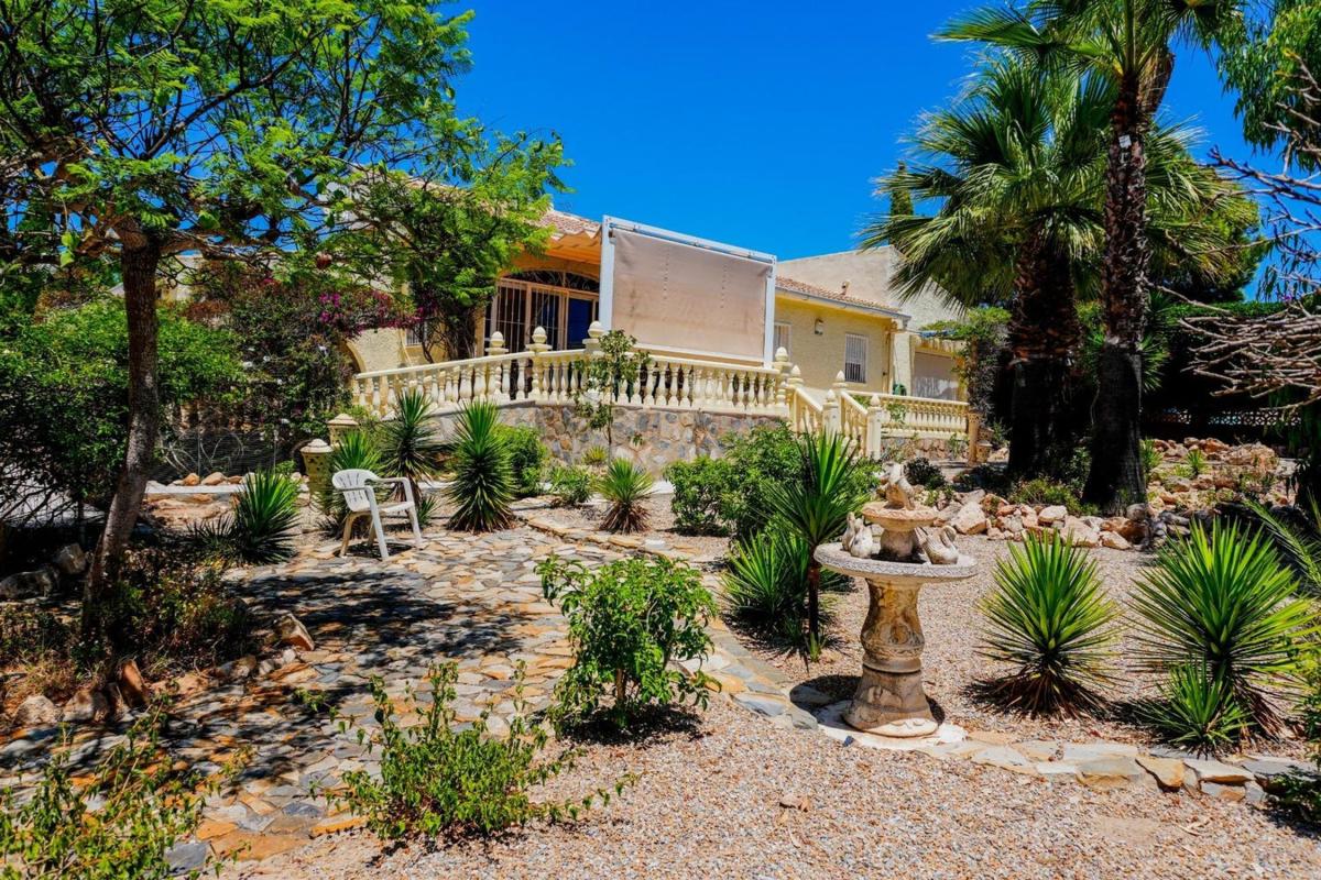 Sprzedaż niezależnego domku jednorodzinnego w Casa o chalet independiente en La Siesta - El Salado - Torreta, Torrevieja, Torrevieja photo 5