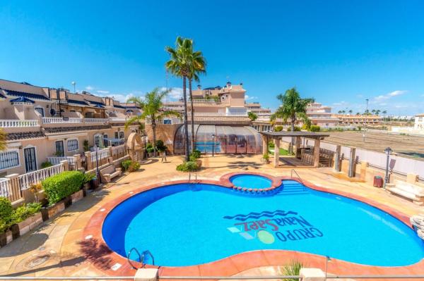 Chalet adosado en Calle Comino, Villamartín, Orihuela photo 1