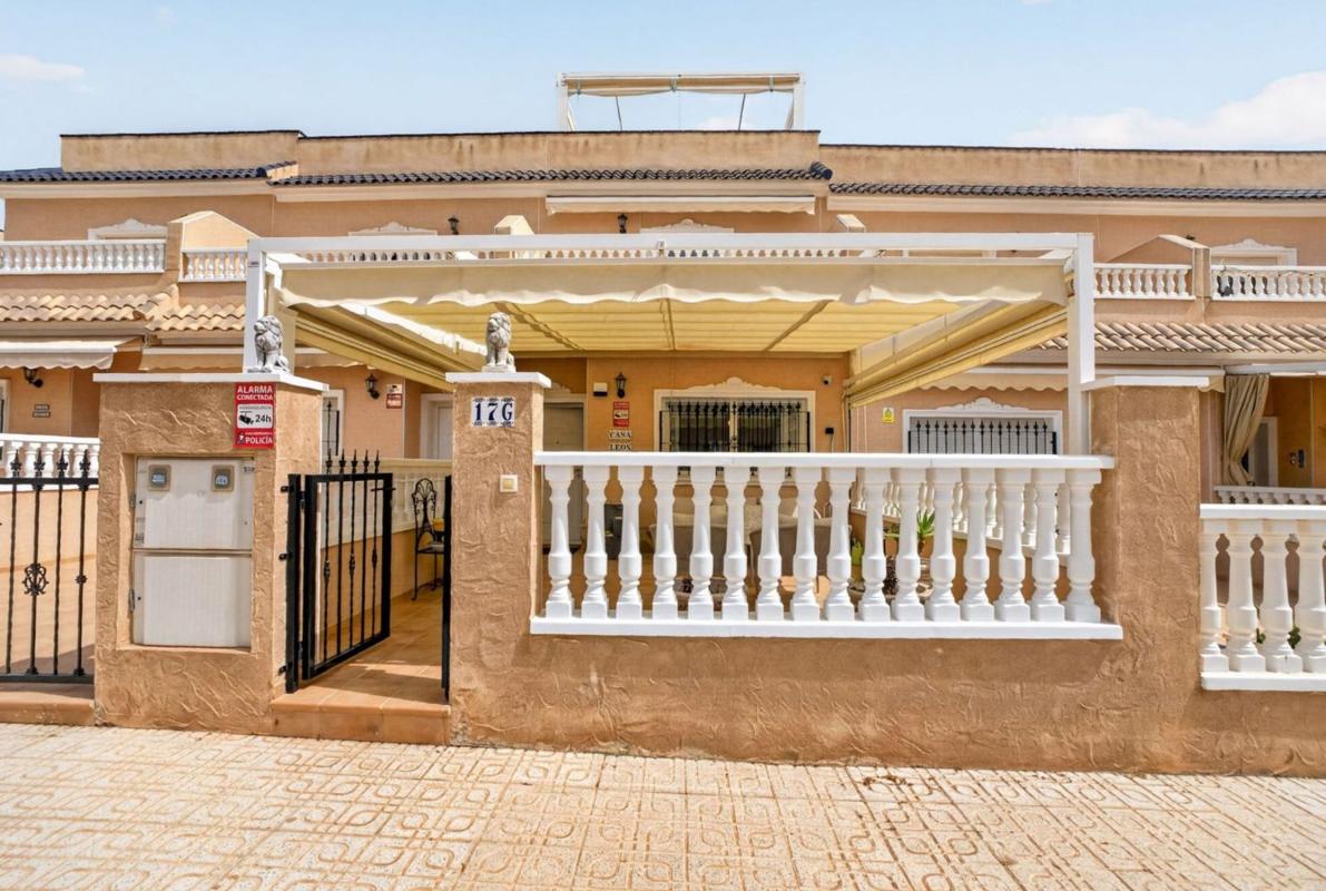 Venta de chalet adosado en Chalet adosado en Calle Comino, Villamartín, Orihuela , Orihuela photo 2