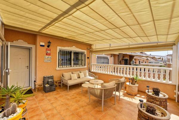 Chalet adosado en Calle Comino, Villamartín, Orihuela thumbnail 2