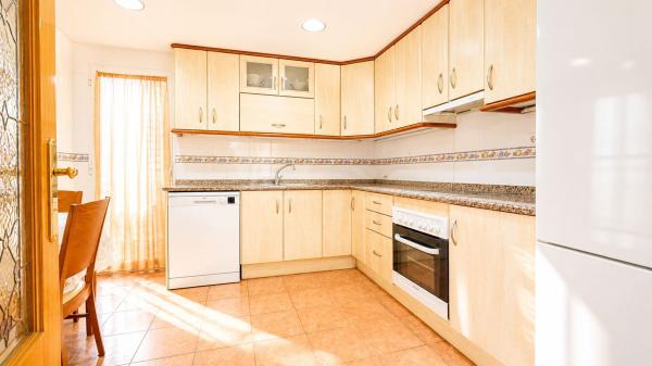 Sale of flat in Piso en Calle Pablo Iglesias s/n, Mercado, Alicante / Alacant, Alicante
 photo 4