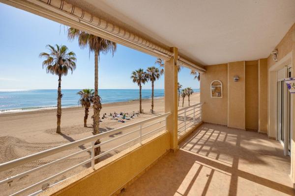 Piso en venta en Piso en Gaspar Perrelló, Torrevieja, Torrevieja photo 1