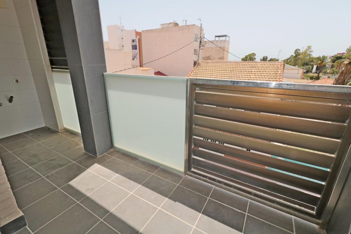 Venta de piso en Piso en Calle Campoamor, Puerto Deportivo, Torrevieja, Torrevieja
 photo 4