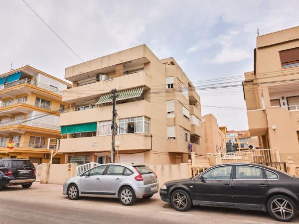Sale of flat in Piso en Avenida de Inglaterra, Los Europeos, Torrevieja, Torrevieja
photo 1