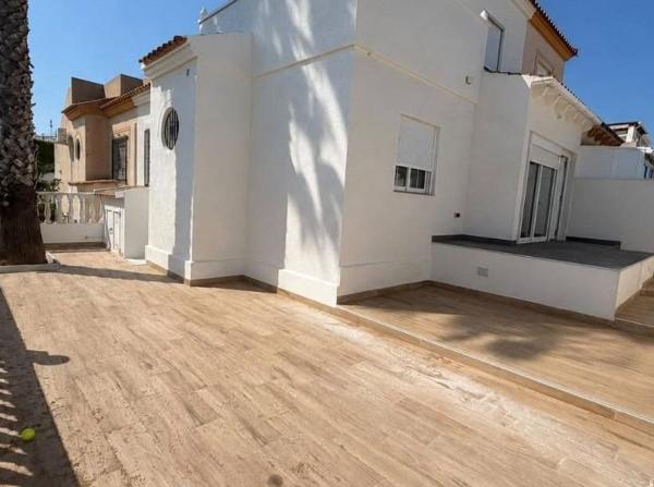 Terraced house for sale at Chalet adosado en Los Balcones - Los Altos del Edén, Torrevieja , Torrevieja photo 1