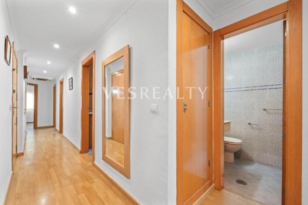 Квартира на продажу на  Piso en Benalúa, Alicante / Alacant, Аликанте / Алакант photo 3