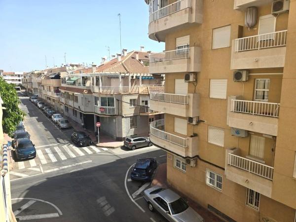 Venta de piso en Piso en Calle Bergantin, Avenida Habaneras - Curva de Palangre, Torrevieja, Torrevieja
thumbnail 3