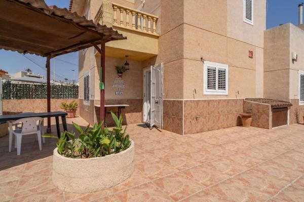 Chalet pareado en Zona los Frutales, Torrevieja photo 4