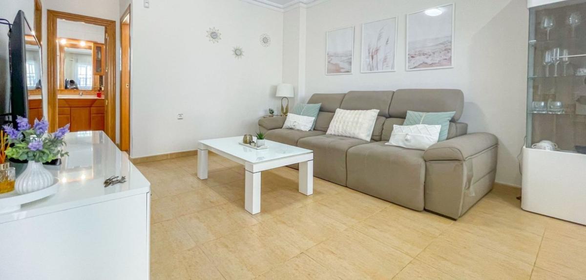 Sale of independent chalet in Chalet pareado en Los Balcones - Los Altos del Edén, Torrevieja, Torrevieja
photo 5