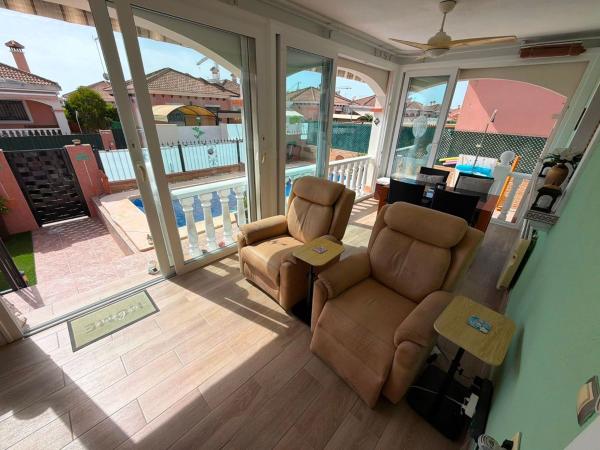 Chalet pareado en Los Montesinos photo 4