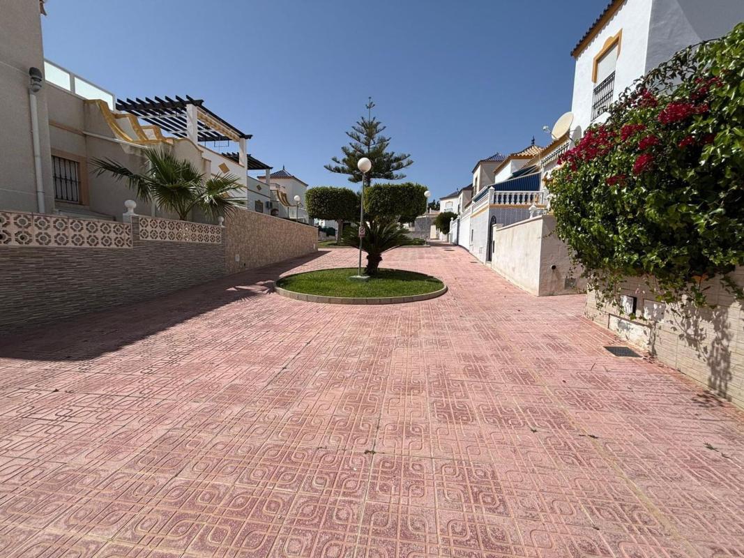 Sprzedaż szeregowego domku w Chalet adosado en Calle la Sagra, Los Balcones - Los Altos del Edén, Torrevieja , Torrevieja photo 5