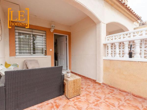 Venta de piso en Nueva Torrevieja - Aguas Nuevas, Torrevieja
 photo 2
