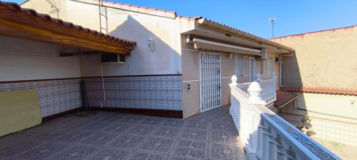 Sprzedaż niezależnego domku jednorodzinnego w Casa o chalet independiente en Benferri, Benferri photo 2