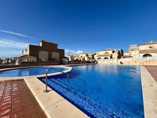 Chalet independiente en venta en Nueva Torrevieja - Aguas Nuevas, Torrevieja
photo 1
