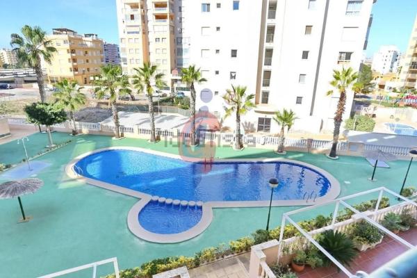 Venta de piso en Piso en Calle la Rabita, Zona Pueblo, Guardamar del Segura, Guardamar del Segura
 photo 1