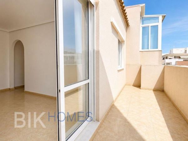 Аттик на продажу в Ático en Rambla Juan Mateo García, El Molino, Torrevieja, Торревьеха photo 1