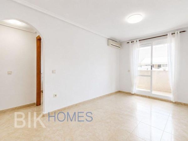 Аттик на продажу в Ático en Rambla Juan Mateo García, El Molino, Torrevieja, Торревьеха thumbnail 3