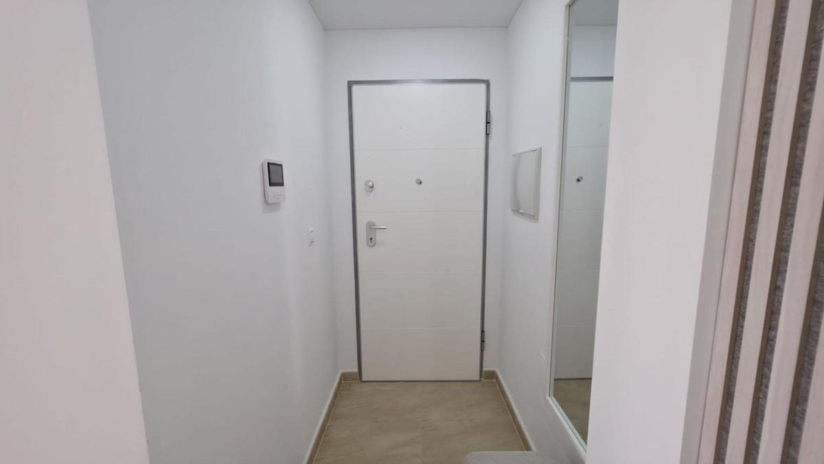 Venta de piso en Piso en Calle Patricio Perez, El Molino, Torrevieja, Torrevieja
 photo 4