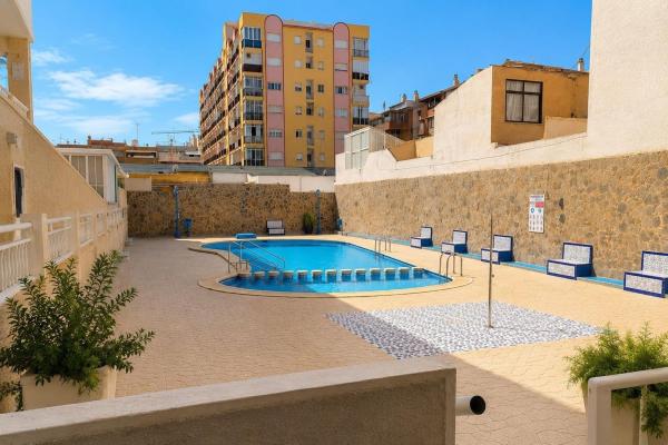 Sprzedaż mieszkania w Piso en Calle Helsinki, Playa de los Locos, Torrevieja, Torrevieja
photo 1